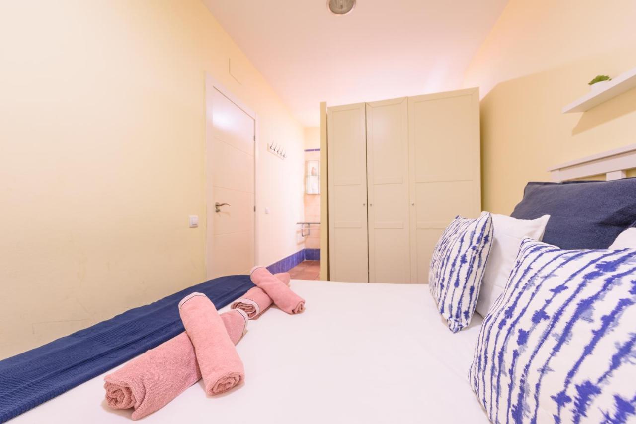 Ramblasrentals Chic & Spacious Flat Pool Table 15M Ramblas - Parking - Wifi Βαρκελώνη Εξωτερικό φωτογραφία